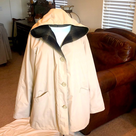 White Stag Jackets & Blazers - White stag cold weather coat 🧥 size 2X 18-20